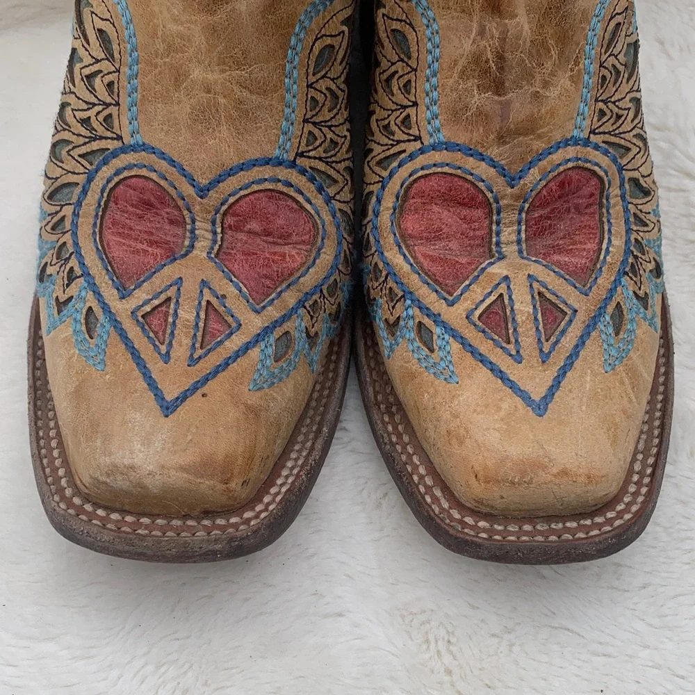 Women's Tan and Red Western Heeled Boots - Picture 8 of 10